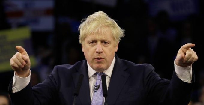 Boris Johnson İrlanda Protokolü’nü askıya alabileceklerini belirtti