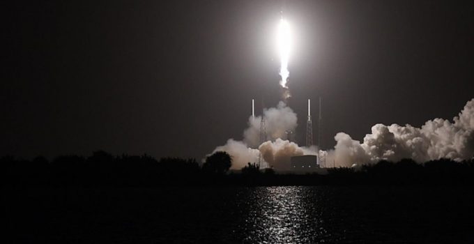 Son Dakika: Türkiye’nin veri kapasitesini 15 kat artıracak Türksat 5B uydusu uzaya fırlatıldı